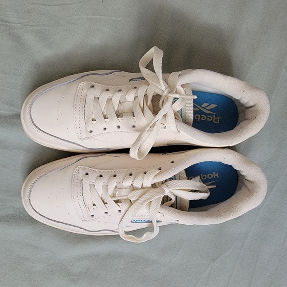 Shoes - Picture 2 of 4